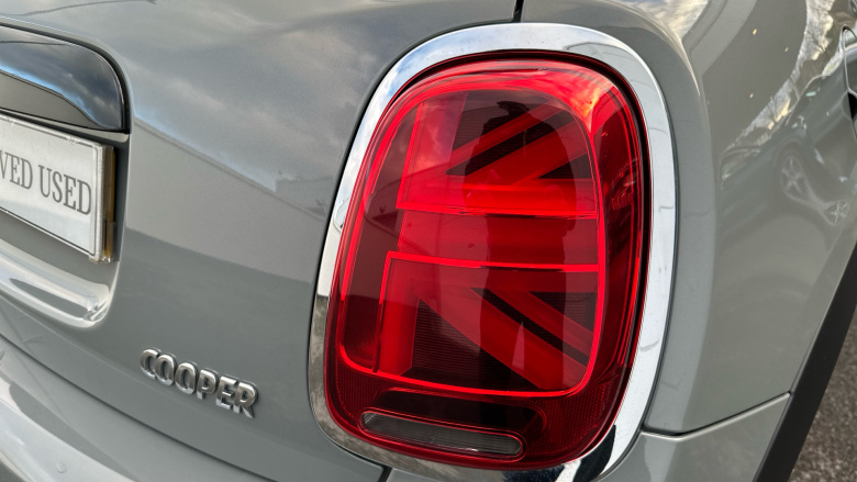 MINI Hatchback 1.5 Cooper Classic 5dr Petrol Hatchback